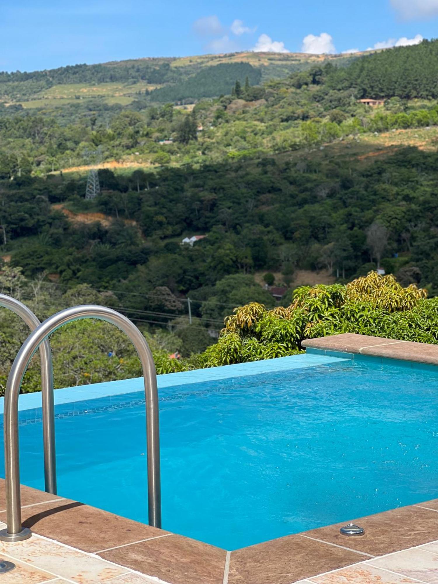 Hotel Campestre Palmas Del Zamorano San Gil Exteriér fotografie